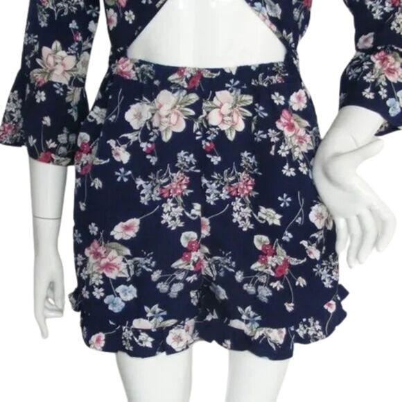 NASTY GAL Romper, 6, Blue Floral, Short, Tie Front, 3/4 Bell sleeve - Picture 8 of 15